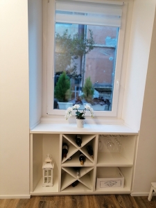 MOBILE SOTTOFINESTRA