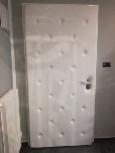 Porta blindata imbottita pelle bianca